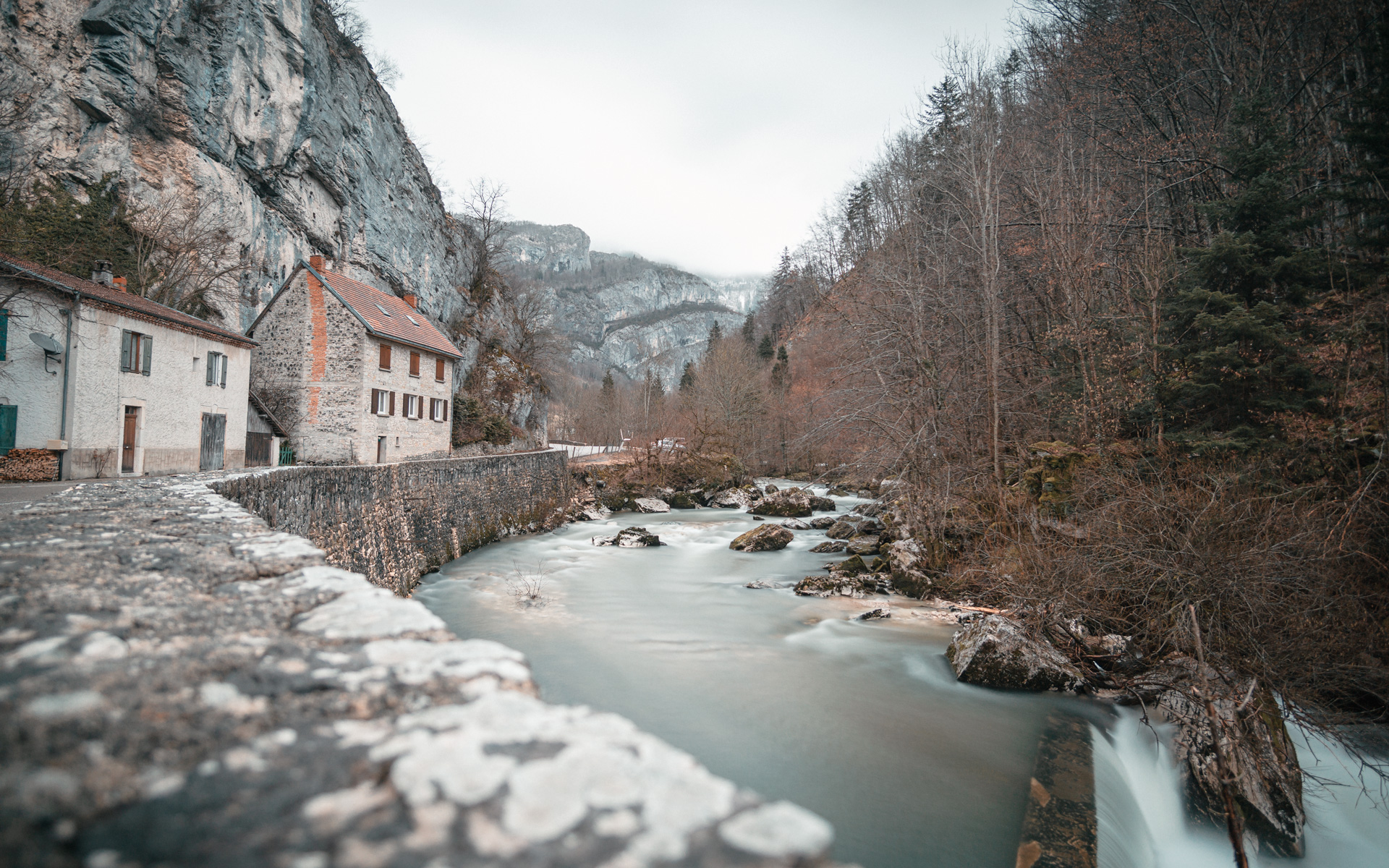 photo de village en montagne pose longue