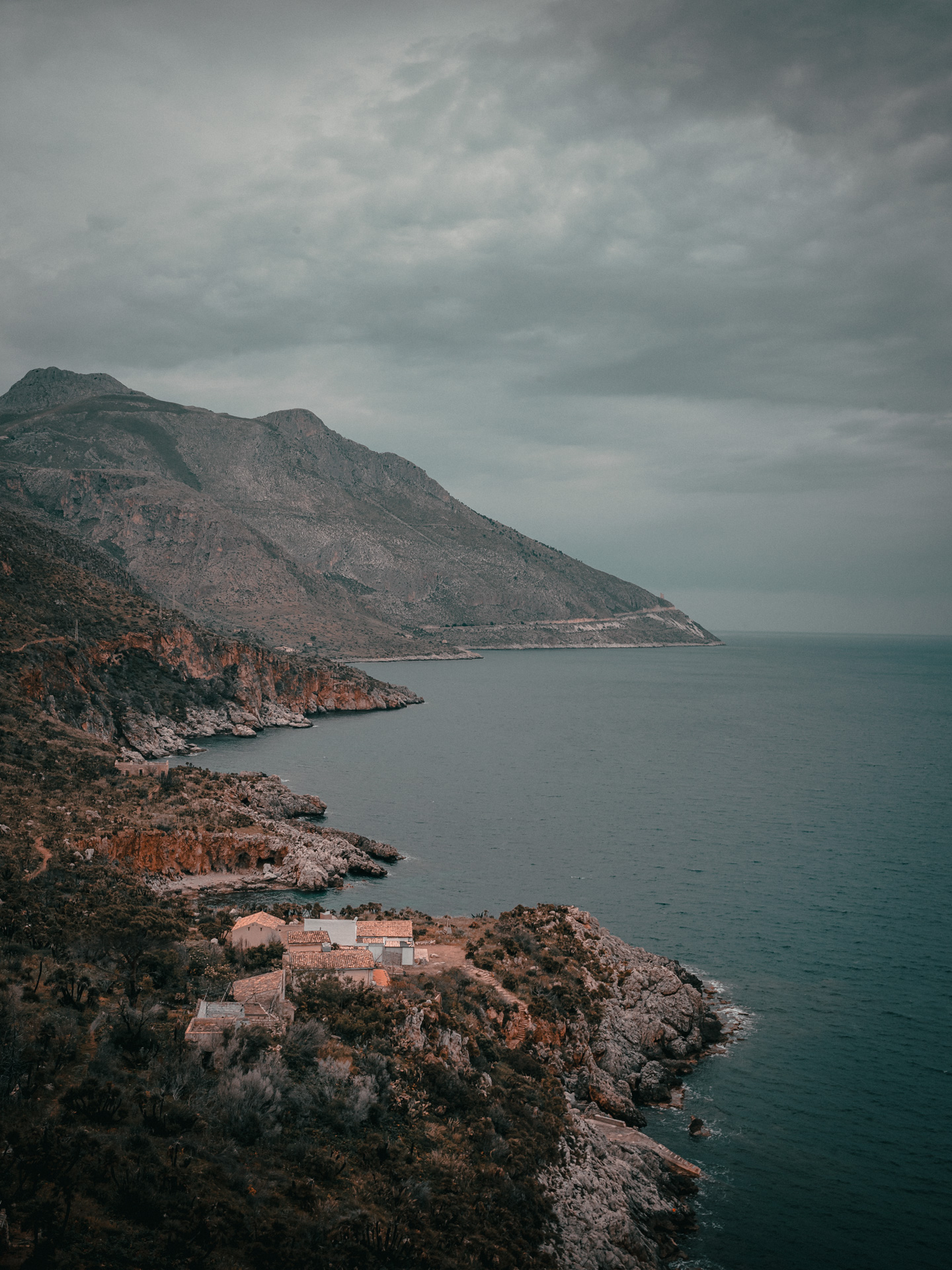 photo de Sicile dans un parc naturel avec ambiance dramatique
