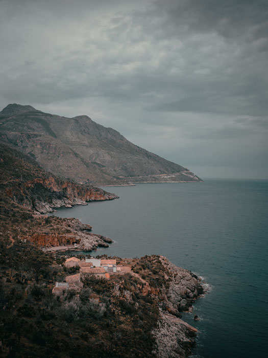 photo de Sicile dans un parc naturel avec ambiance dramatique desktop